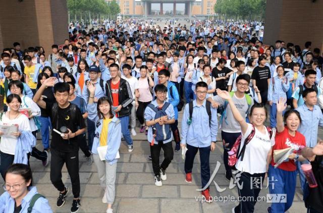 新澳2025年正版资料和2025年高考拉开帷幕与2025年高考是什么时候